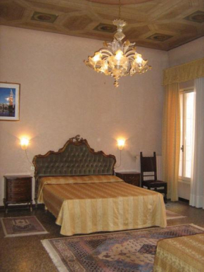  Residenza Grisostomo  Венеция